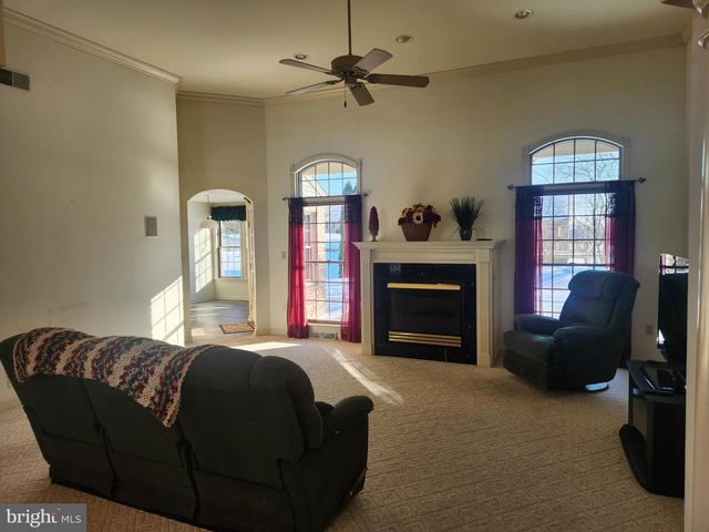 33 TARA DR, Lititz, PA 17543