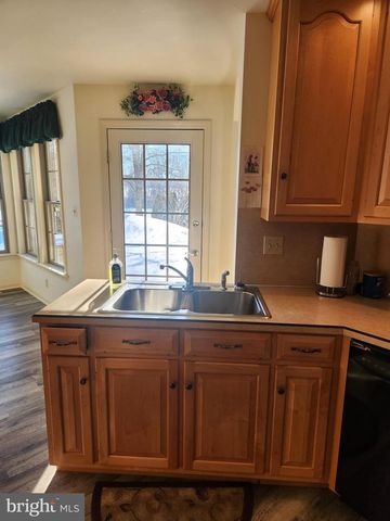 33 TARA DR, Lititz, PA 17543