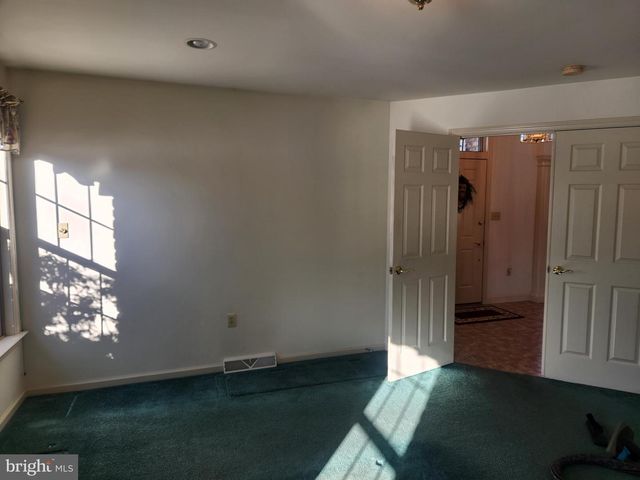 33 TARA DR, Lititz, PA 17543