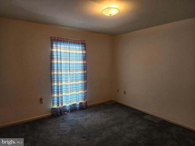 33 TARA DR, Lititz, PA 17543