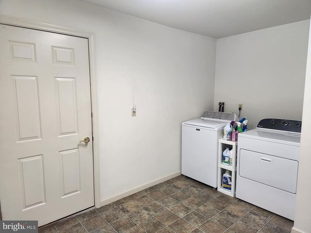 33 TARA DR, Lititz, PA 17543