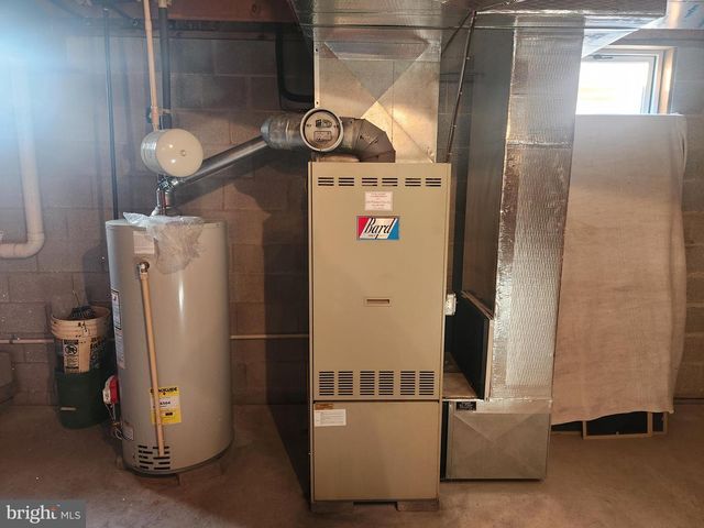 33 TARA DR, Lititz, PA 17543