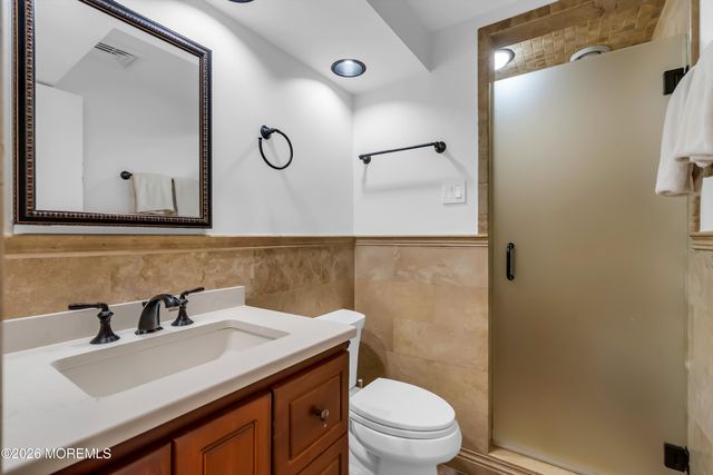 455 W Lincoln Avenue, Oakhurst, NJ 07755