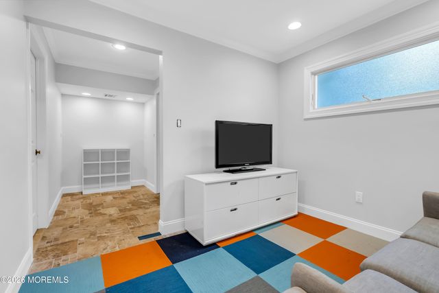 455 W Lincoln Avenue, Oakhurst, NJ 07755