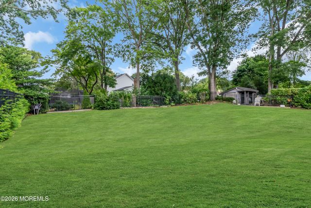 455 W Lincoln Avenue, Oakhurst, NJ 07755