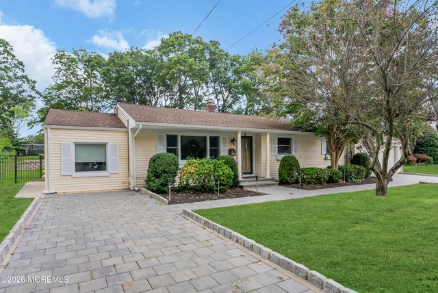 455 W Lincoln Avenue, Oakhurst, NJ 07755