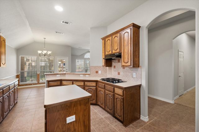 2810 Saint Michael Drive, Mansfield, TX 76063