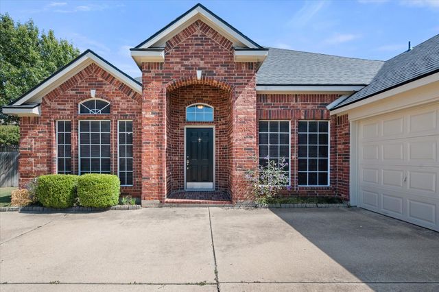 2810 Saint Michael Drive, Mansfield, TX 76063