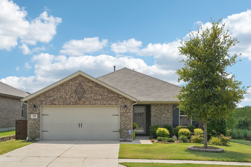 2205 Bellewood Court, Crandall, TX 75114