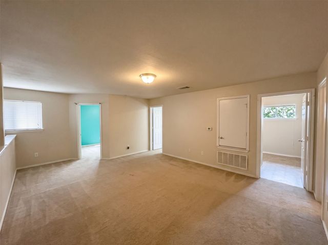 12512 La Paz LN, Del Valle, TX 78617