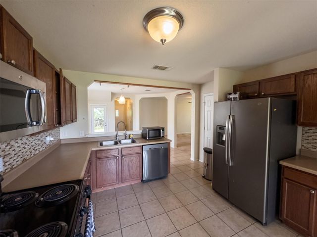 12512 La Paz LN, Del Valle, TX 78617