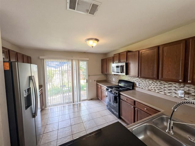 12512 La Paz LN, Del Valle, TX 78617