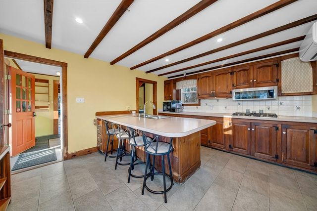 63 S Hampton, Amesbury, MA 01913