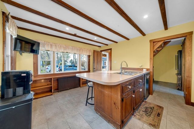 63 S Hampton, Amesbury, MA 01913