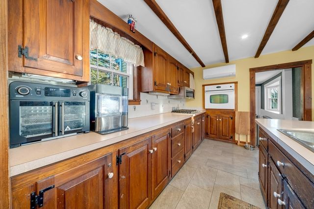 63 S Hampton, Amesbury, MA 01913