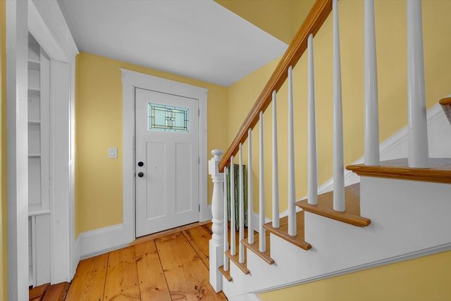 63 S Hampton, Amesbury, MA 01913