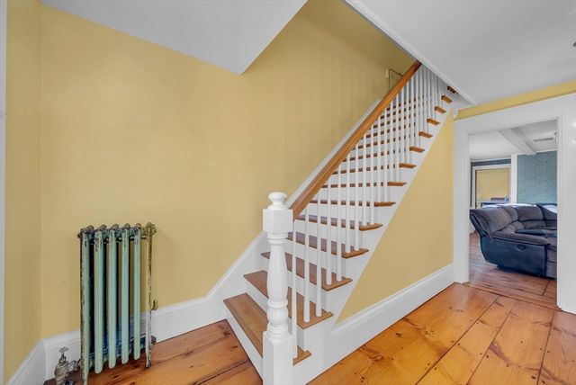63 S Hampton, Amesbury, MA 01913