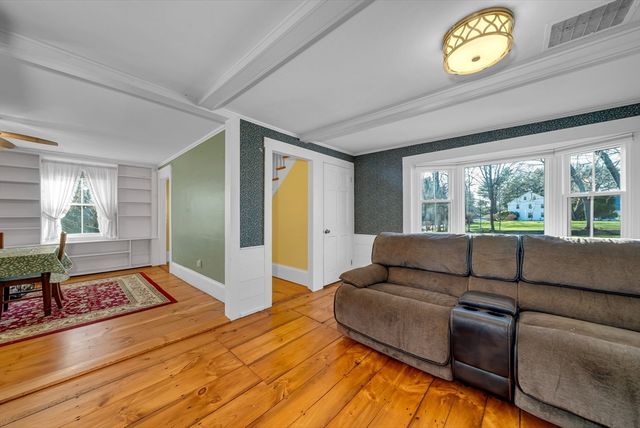 63 S Hampton, Amesbury, MA 01913