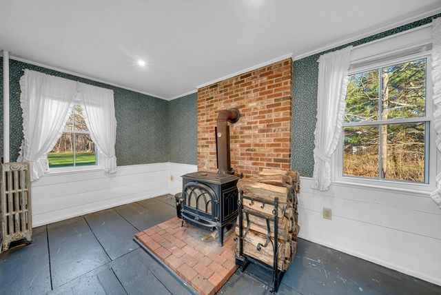 63 S Hampton, Amesbury, MA 01913