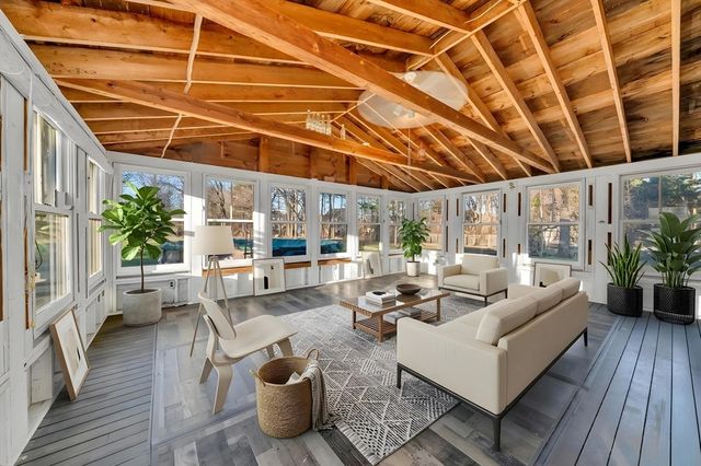 63 S Hampton, Amesbury, MA 01913