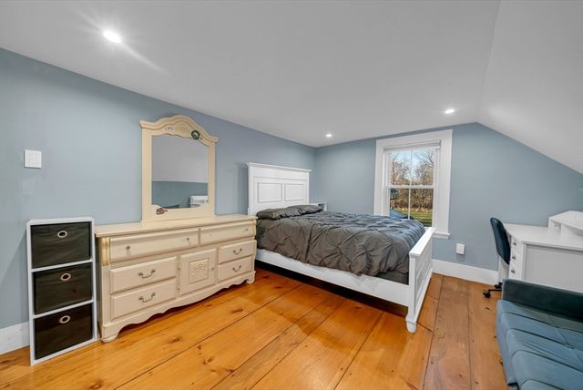 63 S Hampton, Amesbury, MA 01913