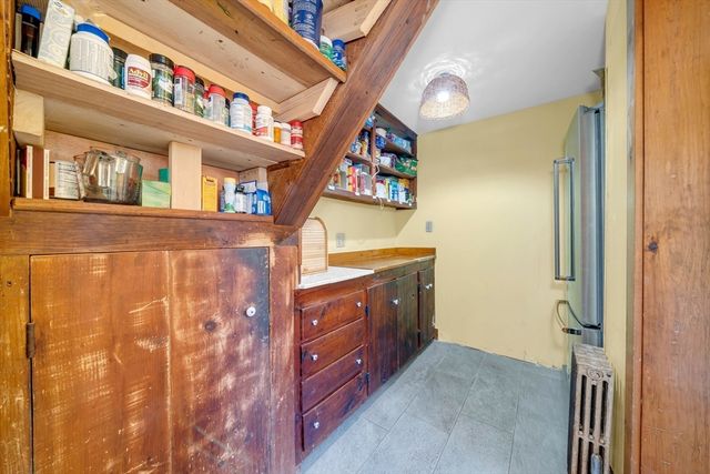 63 S Hampton, Amesbury, MA 01913