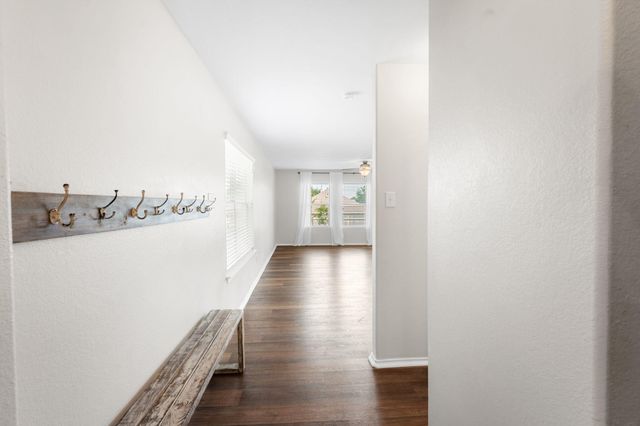 6735 Plains Crest DR, Del Valle, TX 78617