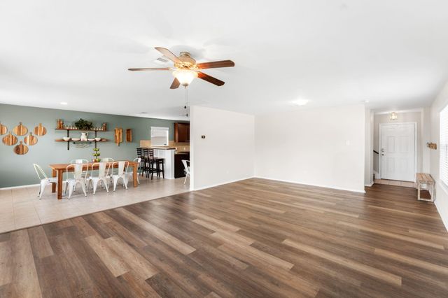 6735 Plains Crest DR, Del Valle, TX 78617