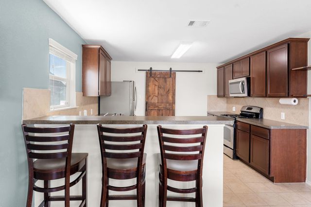 6735 Plains Crest DR, Del Valle, TX 78617