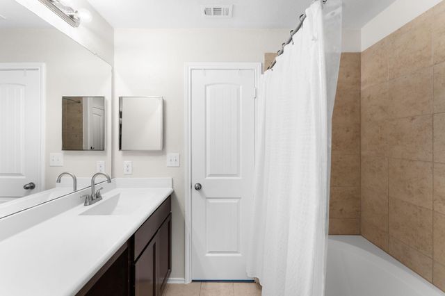 6735 Plains Crest DR, Del Valle, TX 78617