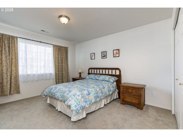 59024 GLACIER Ave, St Helens, OR 97051
