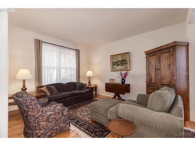 59024 GLACIER Ave, St Helens, OR 97051