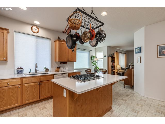 59024 GLACIER Ave, St Helens, OR 97051