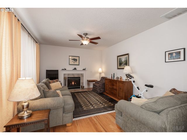 59024 GLACIER Ave, St Helens, OR 97051