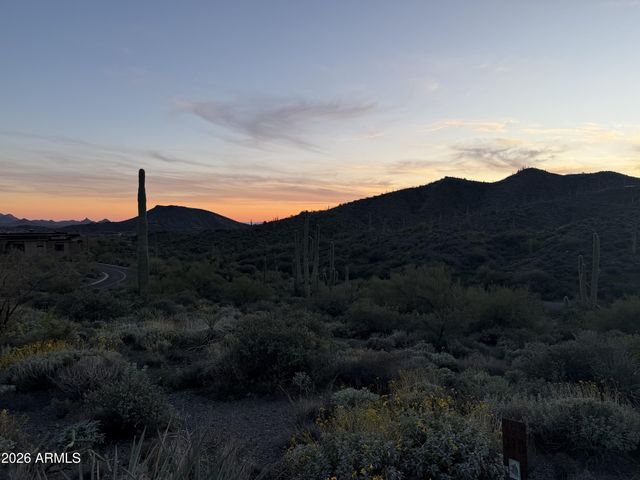 42382 N CHIRICAHUA PASS Pass 318, Scottsdale, AZ 85262