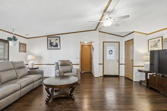 818 Oakbrook Drive, Crystal Lake, IL 60014