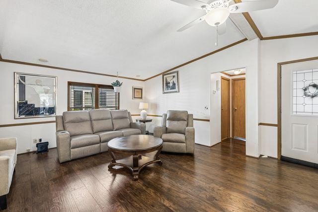 818 Oakbrook Drive, Crystal Lake, IL 60014