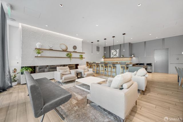 301 Main Street 12B, San Francisco, CA 94105