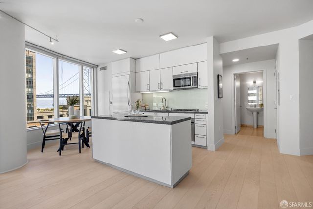 301 Main Street 12B, San Francisco, CA 94105