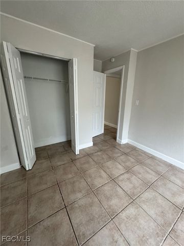 2452 Stella ST 204, Fort Myers, FL 33901