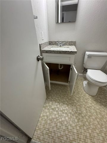 2452 Stella ST 204, Fort Myers, FL 33901