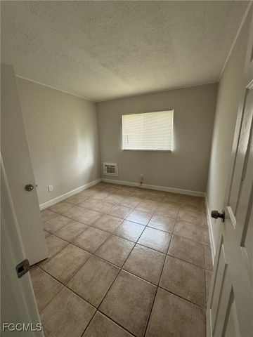 2452 Stella ST 204, Fort Myers, FL 33901