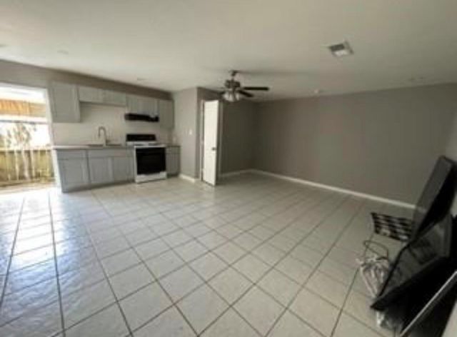 13806 Hollypark Drive, Houston, TX 77015