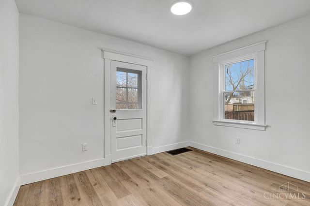 6839 Greismer Avenue, North College Hill, OH 45239