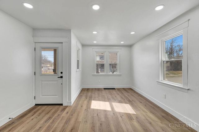 6839 Greismer Avenue, North College Hill, OH 45239