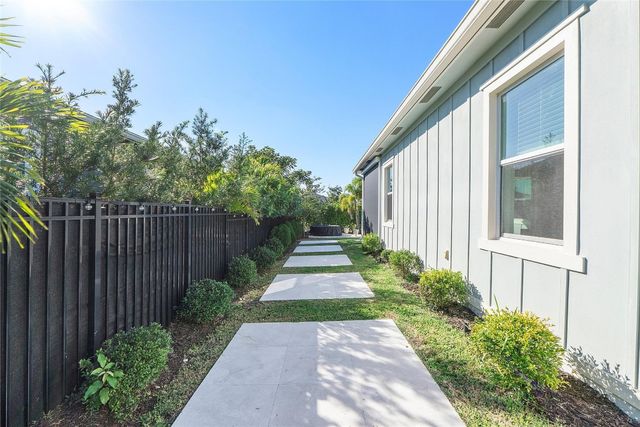 1131 Chisel Plow Chase, Loxahatchee, FL 33470