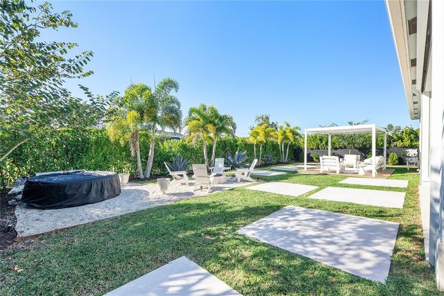 1131 Chisel Plow Chase, Loxahatchee, FL 33470