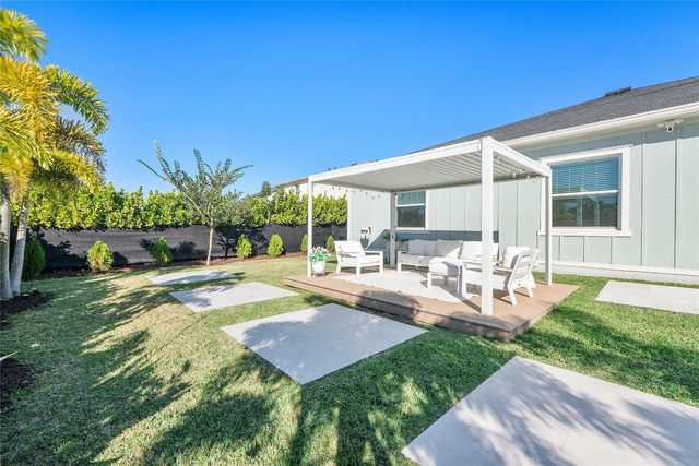 1131 Chisel Plow Chase, Loxahatchee, FL 33470