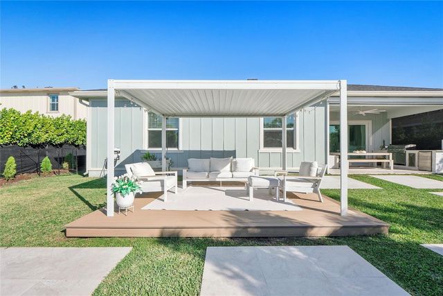 1131 Chisel Plow Chase, Loxahatchee, FL 33470