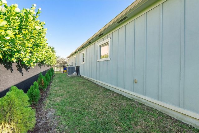 1131 Chisel Plow Chase, Loxahatchee, FL 33470